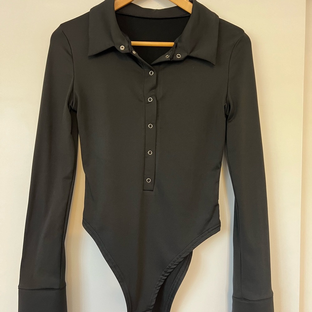 Chic Black Collared Women's Bodysuit